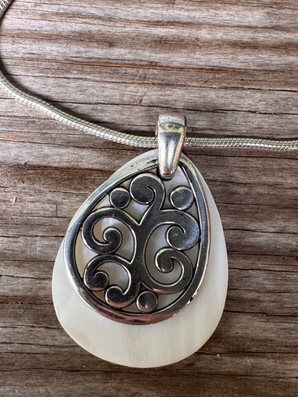 Brighton Contempo Shell Silver River Stone Pendant Necklace J46682 16” - Picture 3 of 10